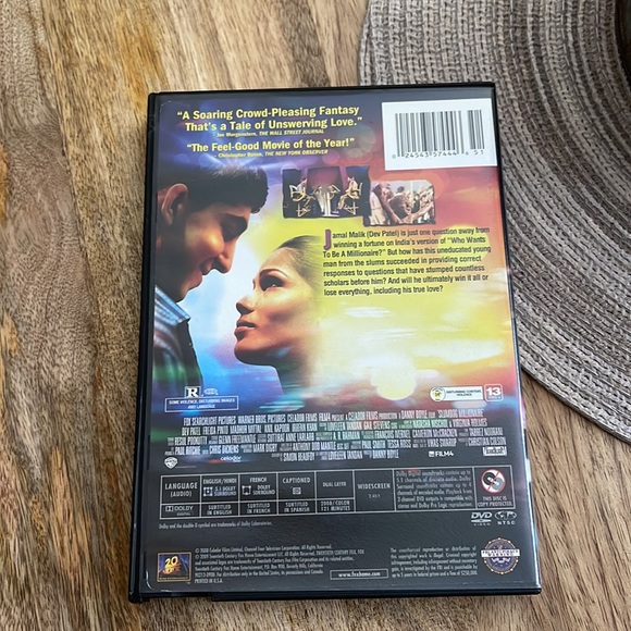 4/$25 Slumdog Millionaire DVD - Picture 2 of 4